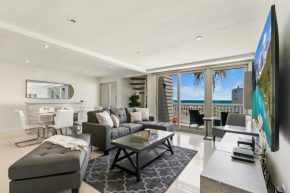 Rise and Sea! Beachfront condo in exclusive resort Spectacular shore views and landscapes!